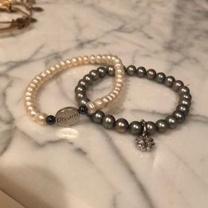 Women’s Small Pearl Bracelets
